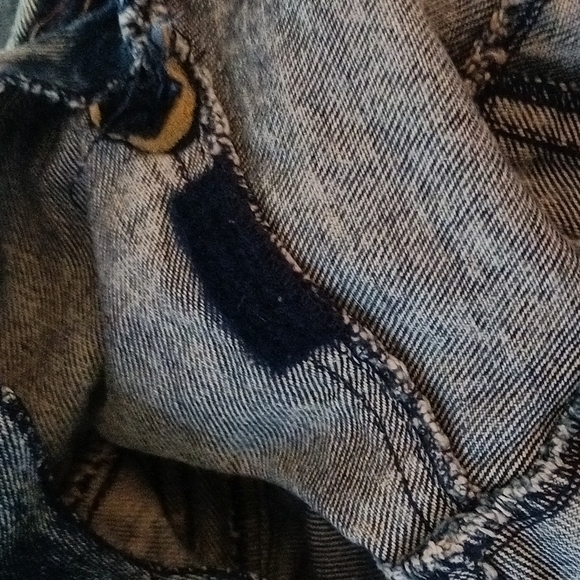 Vintage jean jacket with leather Fringe 💕 - Picture 10 of 10